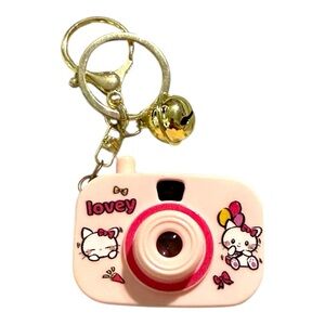 Light-Up Pink Camera Keychain – “Lovey” Cat Design with Sound & Flash